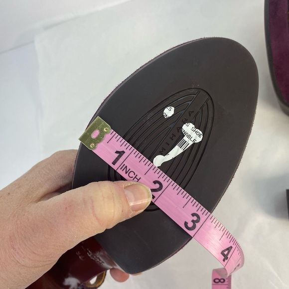 Chie Mihara 
Myla Suede Pumps Croc Textured Leather Gold T Strap Women’s - Picture 9 of 13